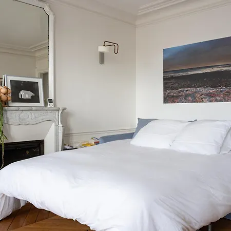 Appartement 2 Bd Lovely Facing Canal St Martin Sleeps 6